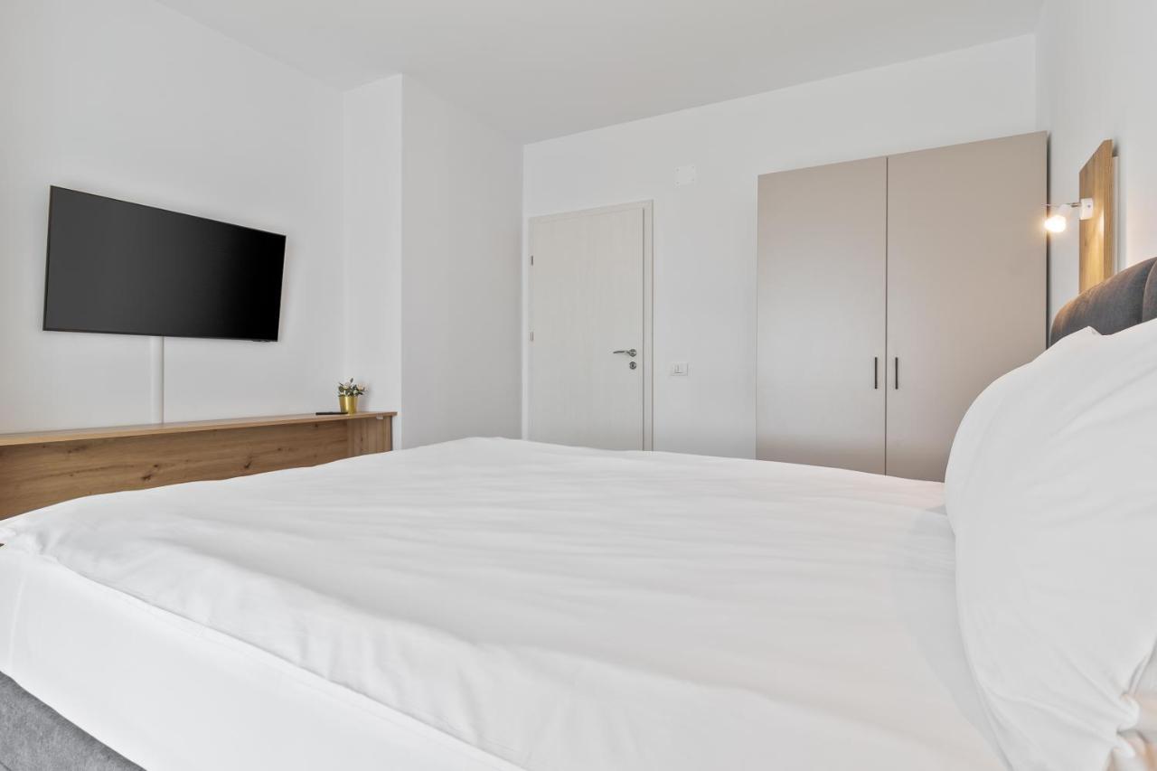 Appartement Grand Hill Flats à Oradea Extérieur photo