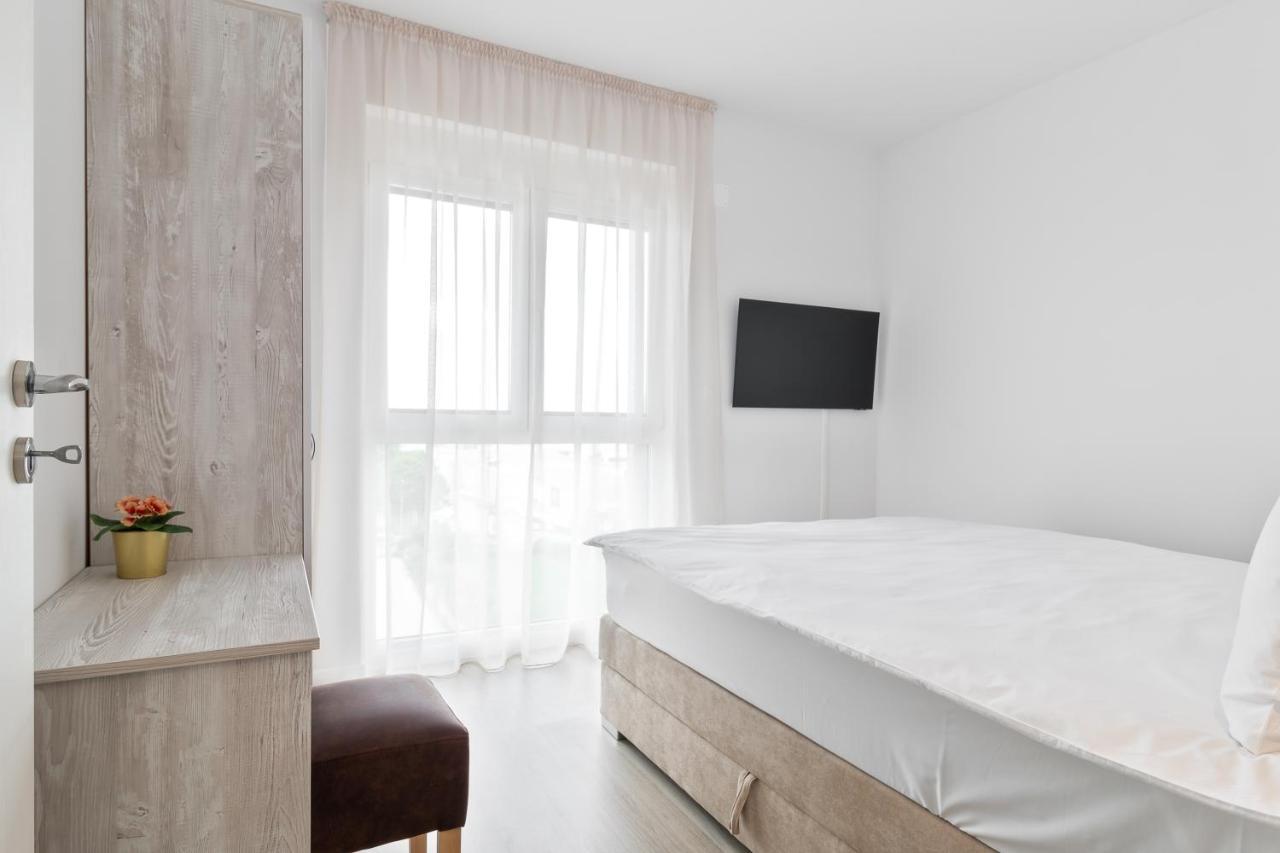 Appartement Grand Hill Flats à Oradea Extérieur photo