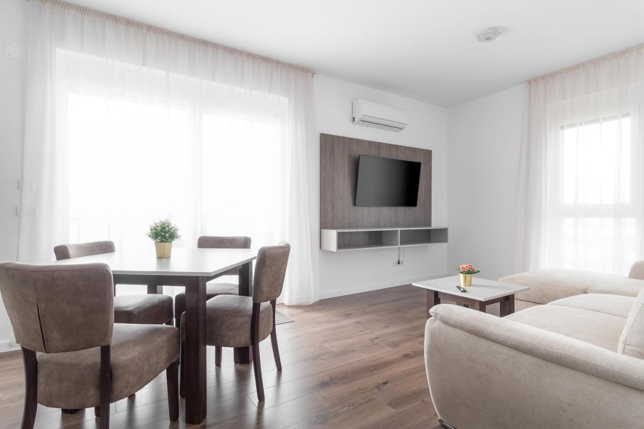 Appartement Grand Hill Flats à Oradea Extérieur photo
