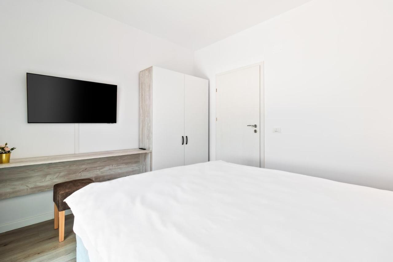 Appartement Grand Hill Flats à Oradea Extérieur photo